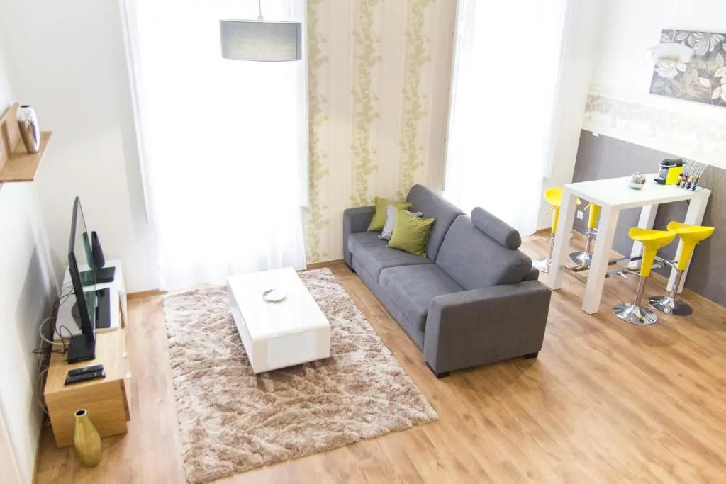 Luxury 2br Apt by the Synagogue