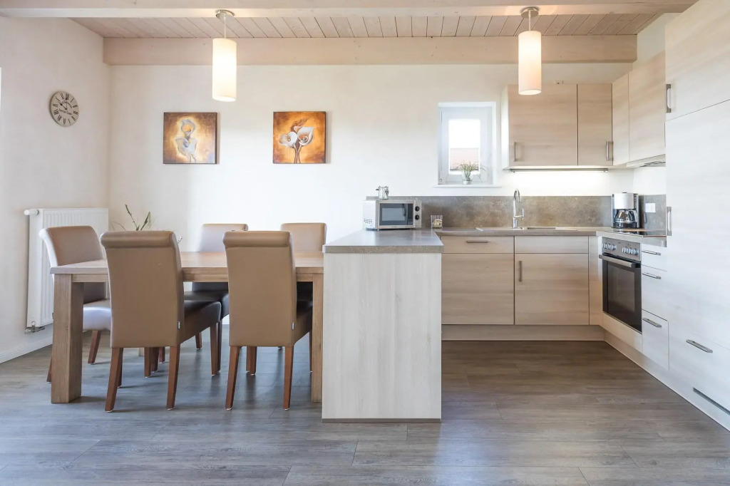 Exclusively furnished 5-star holiday home near the beach.