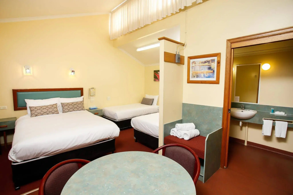 Downs Motel