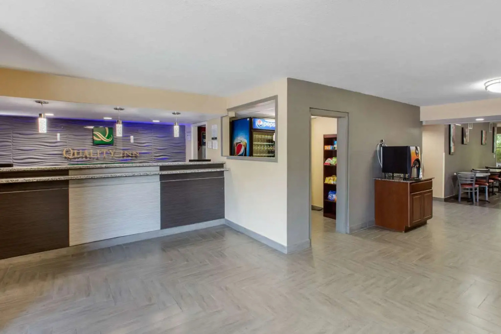 Econo Lodge Coliseum Area