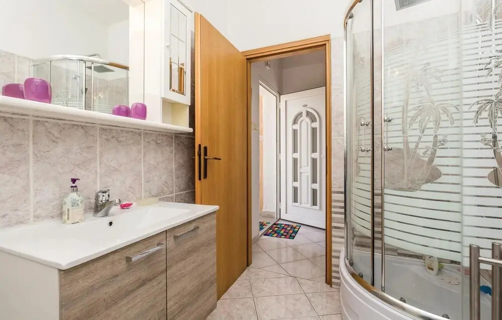 Beautiful Home in Matulji With Wifi and 2 Bedrooms