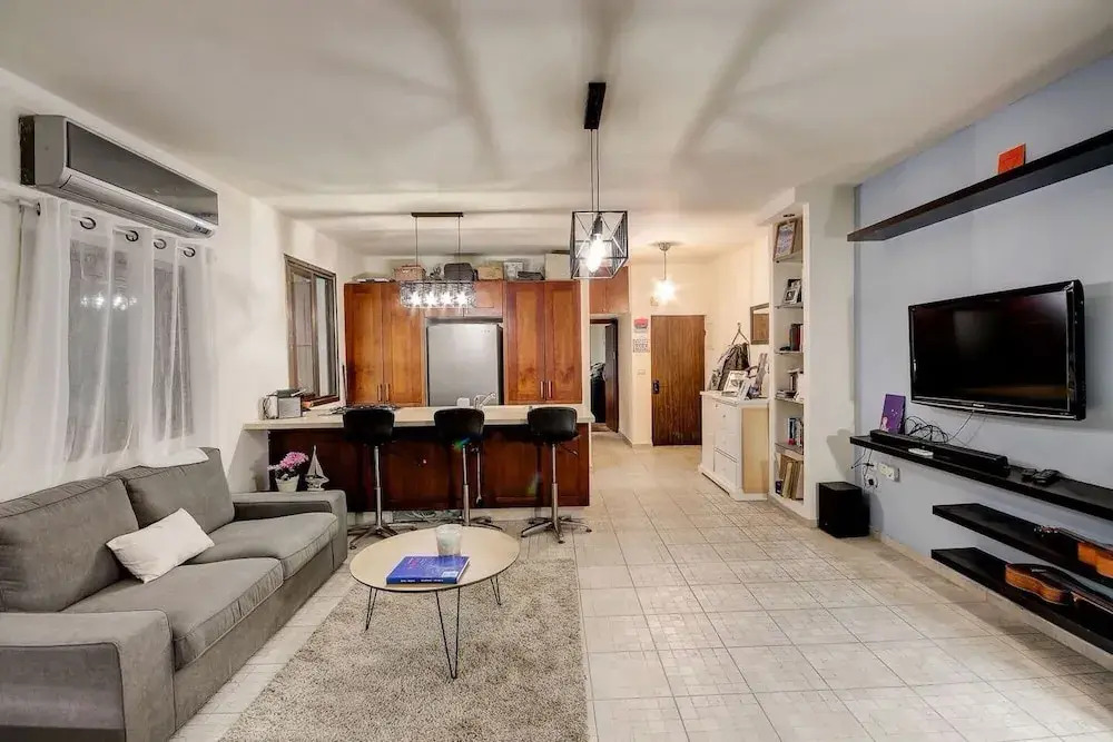Urban Apartment With Jacuzzi Near Sarona
