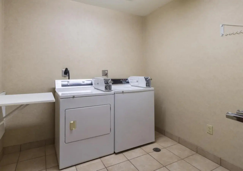 Motel 6-Huron, OH - Sandusky