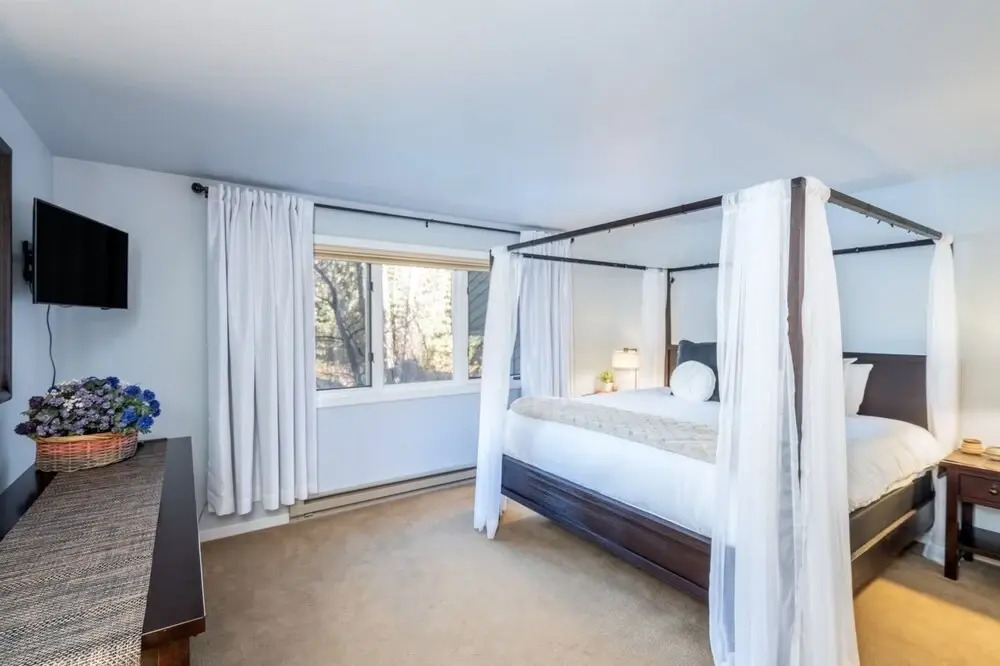 Riverside Dream! Quiet Spot W Deck, 5 Min Walk To Gondola & Main St. 2 Bedroom Condo by RedAwning