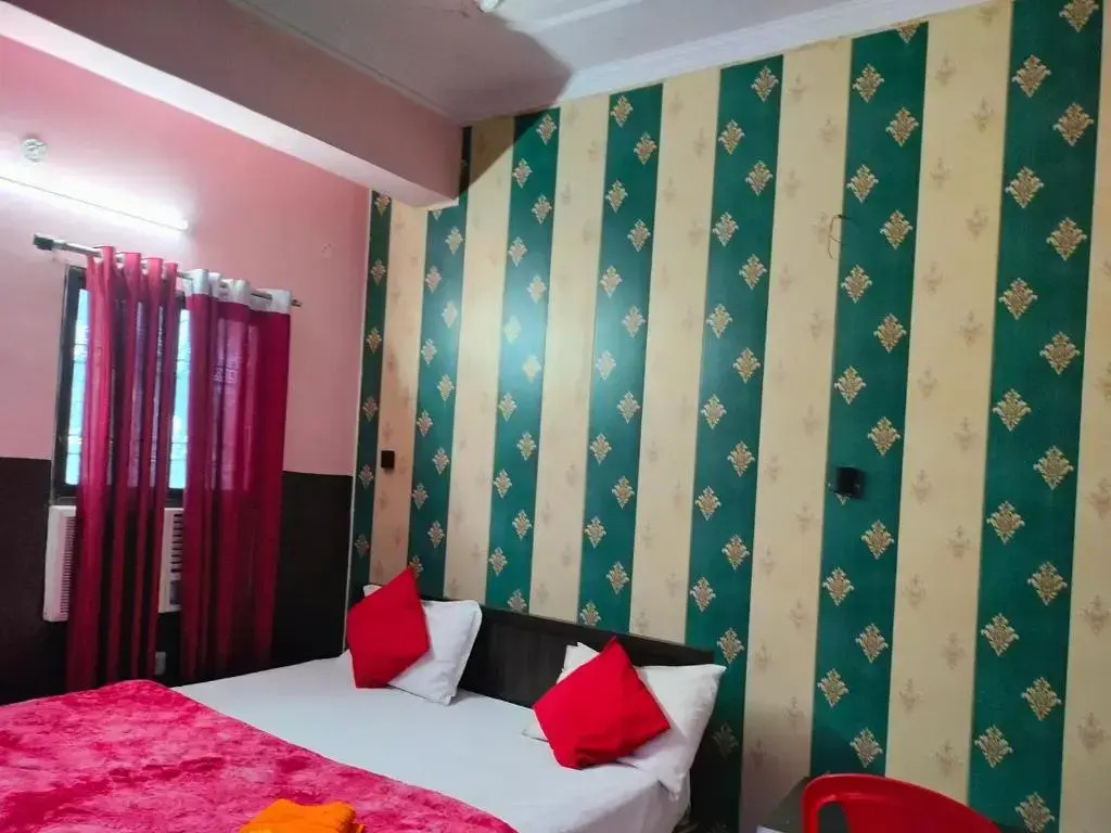 Shri Hari Residency by OYO Rooms