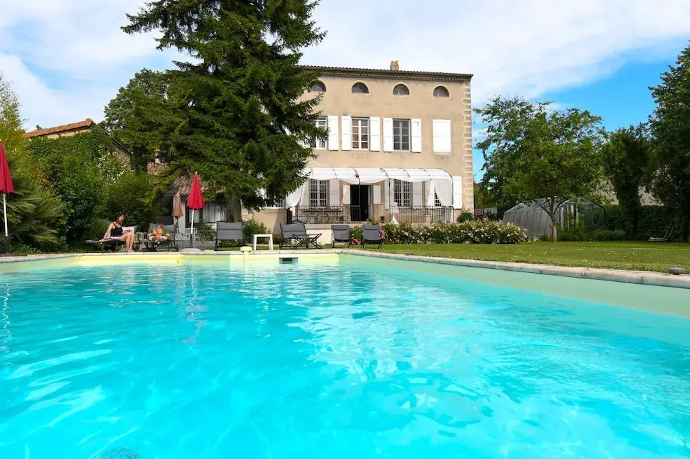 Villa Rhôna