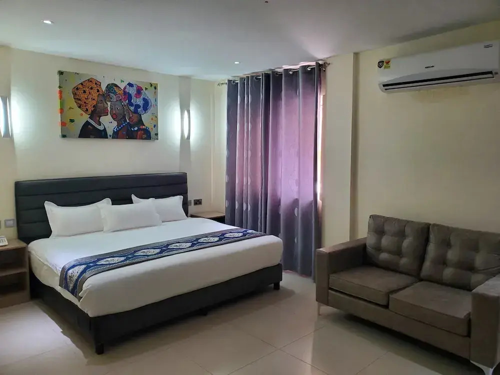 Lagoon Beach Hotel