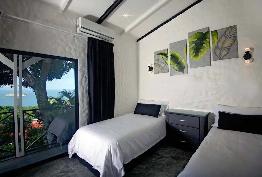 Villa Roca Boutique Resort & Suites