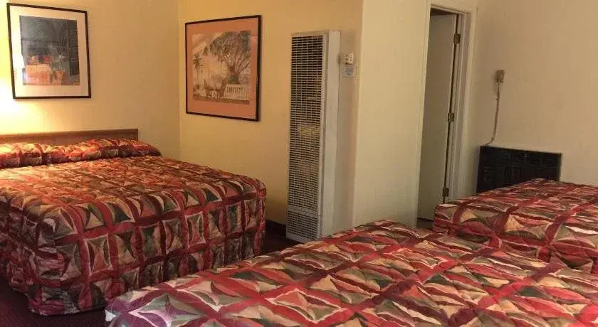 Kiva Motel