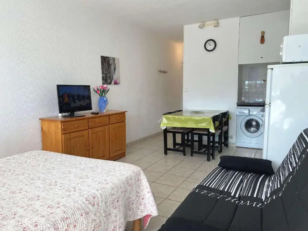 Appartement Balaruc-les-Bains, 1 pièce, 2 personnes - FR-1-553-24