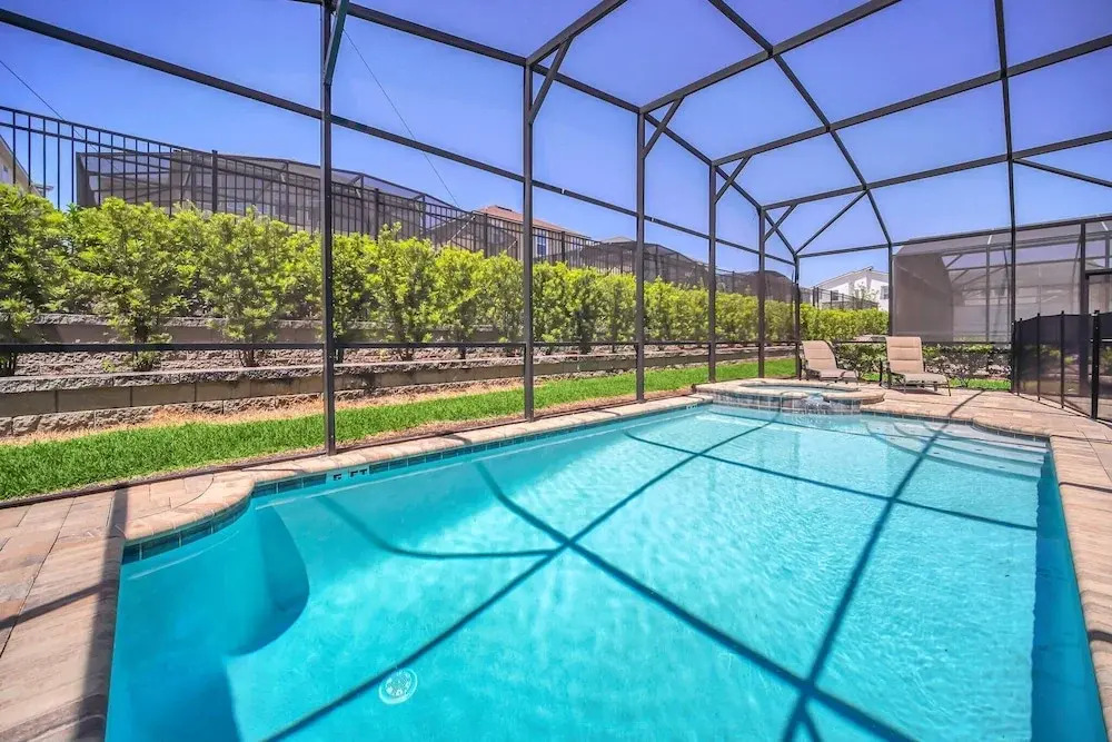 Avenger's, Frozen and Alice in Wonderland Themed Rooms! Private Pool and Modern Decor!