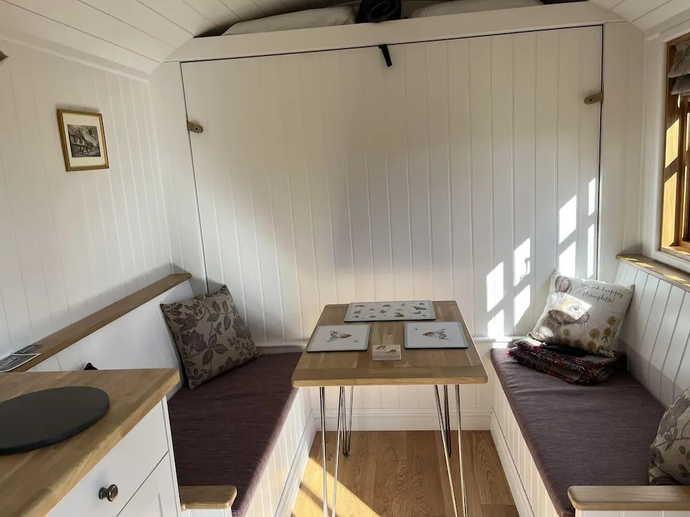 Robins Retreat - Orchard With hot tub - see Extras