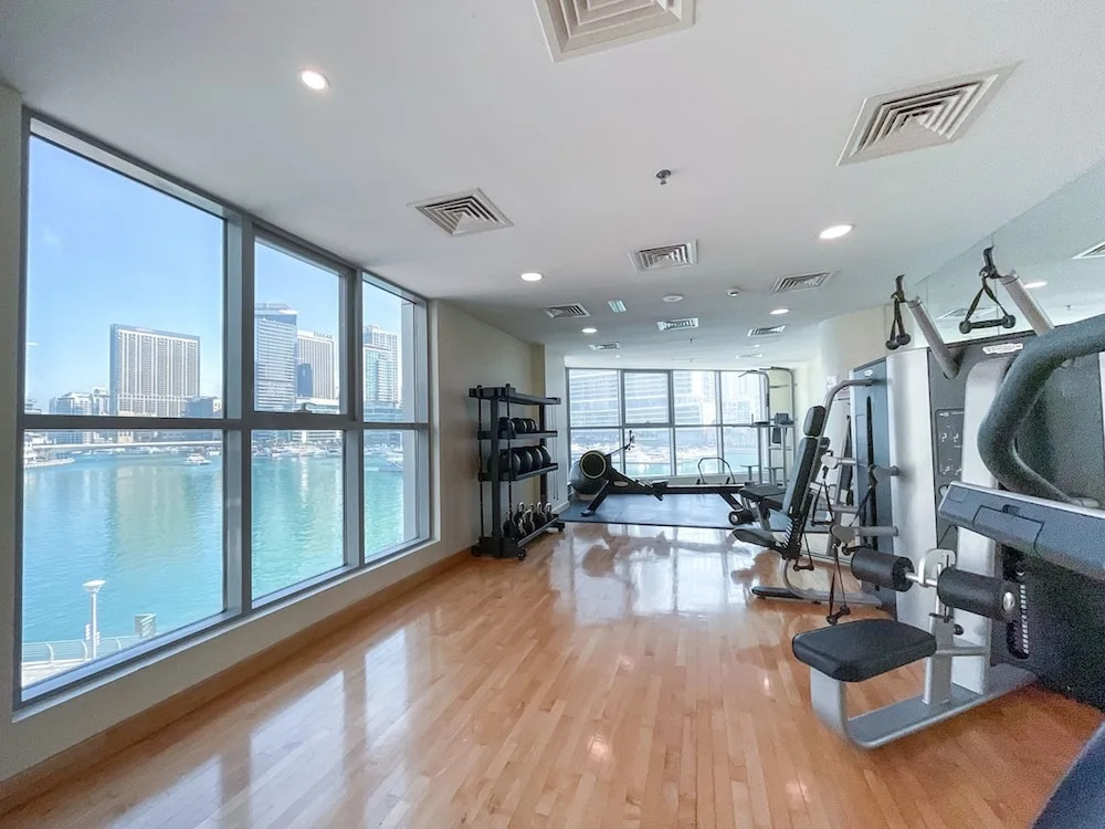 Refined 1BR Retreat in The Point Tower - Marina