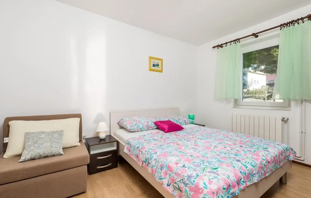 Beautiful Apartment in Barbat na Rabu With Outdoor Swimming Pool, Wifi and 1 Bedrooms