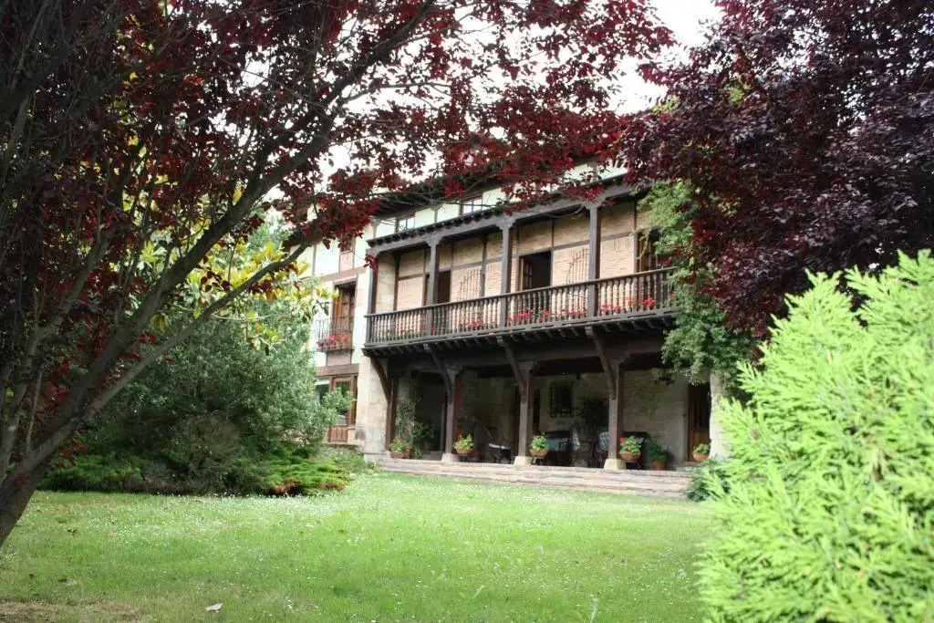 Posada de Peredo y Villa