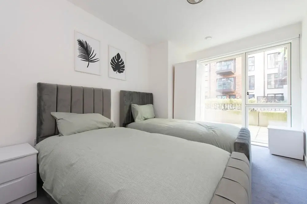 Stunning Luxury Stratford London 2 Bed Apartment