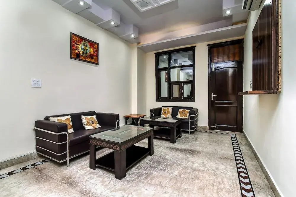 OYO 18831 Florence Residency