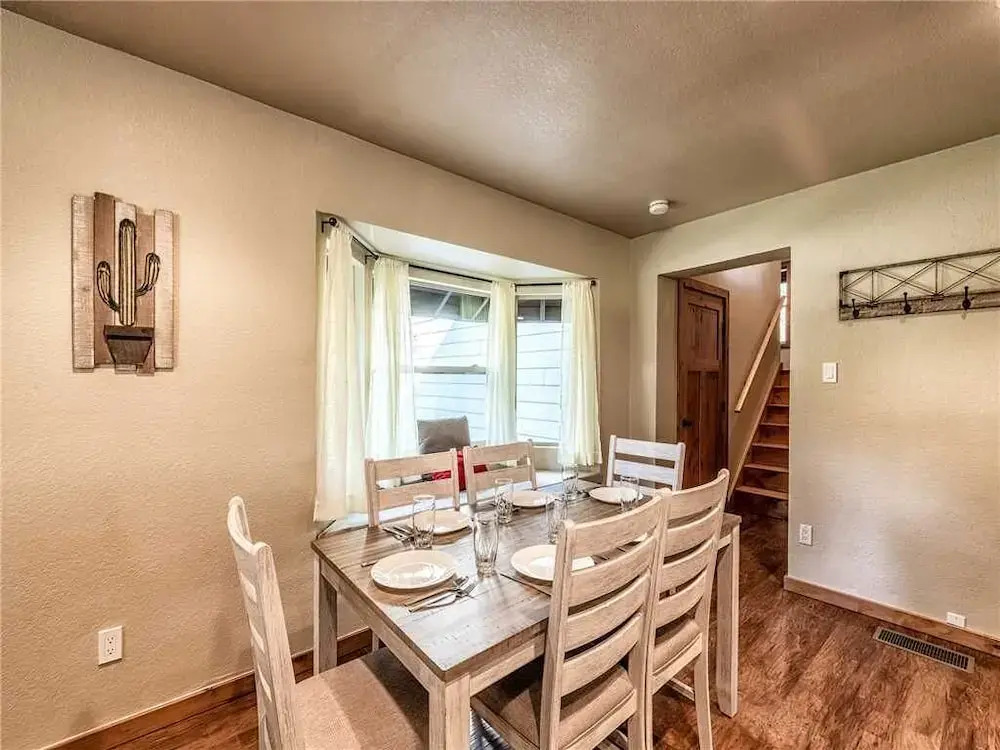 Tall Pines, 4 Bedrooms, Hot Tub, Fireplace, Sleeps 8