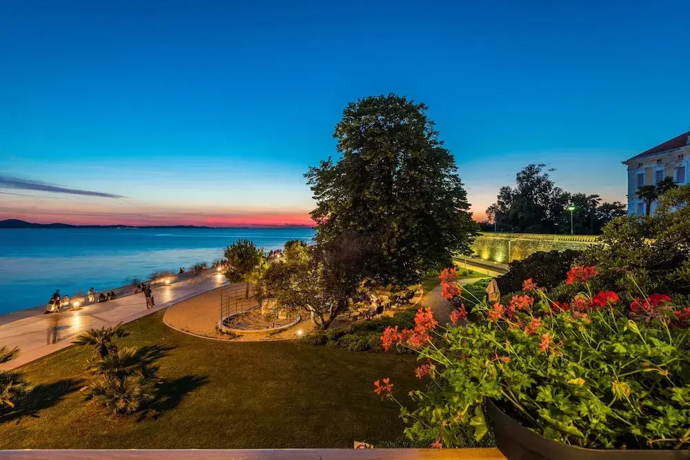 Aquamarine The Sea View Apartment