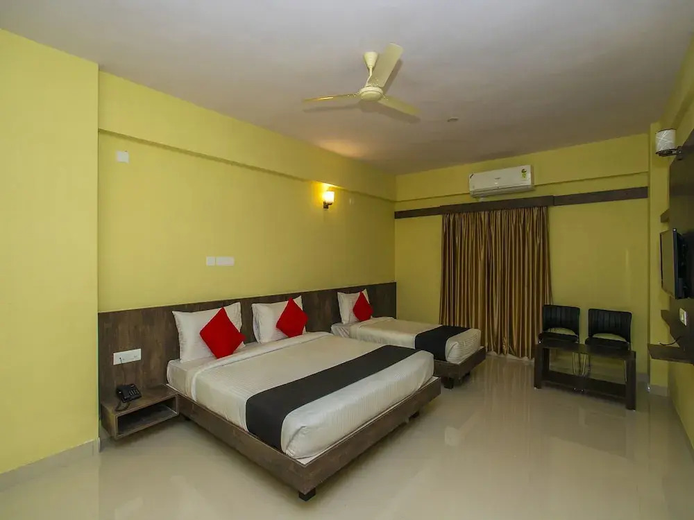 Capital O 23481 Rmv Savera Hotels