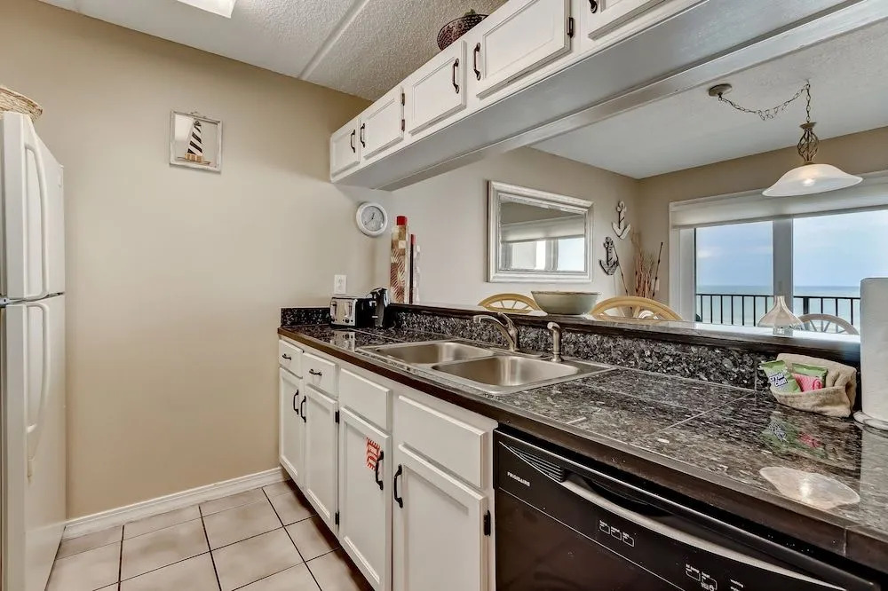 Tropical Condo with Spectacular Ocean Sunrises Views by RedAwning