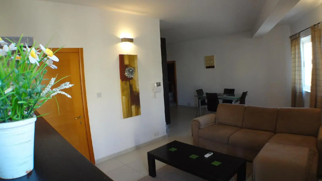 Eri Apartment E004
