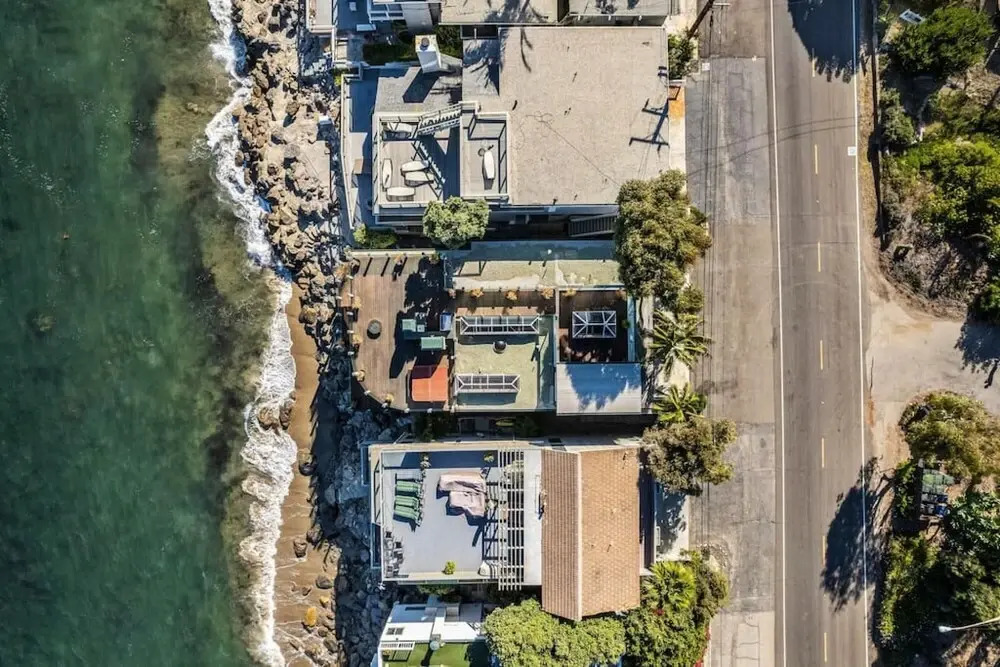 Coastline Villa In Malibu