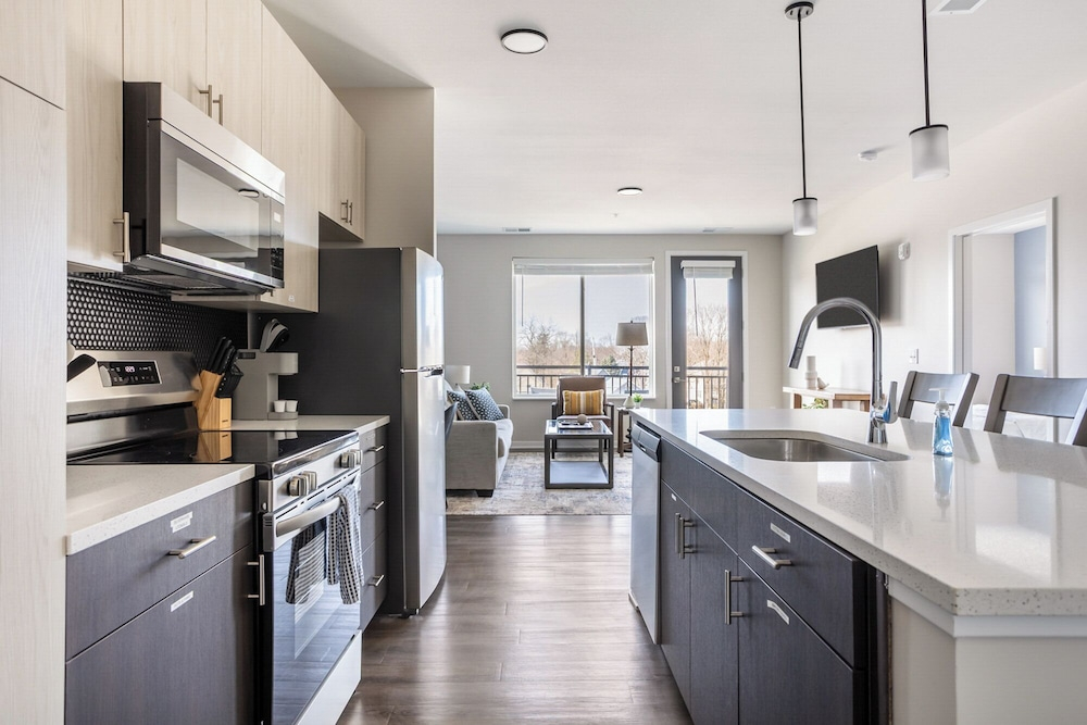 Landing Furnished Apartments Near Northside