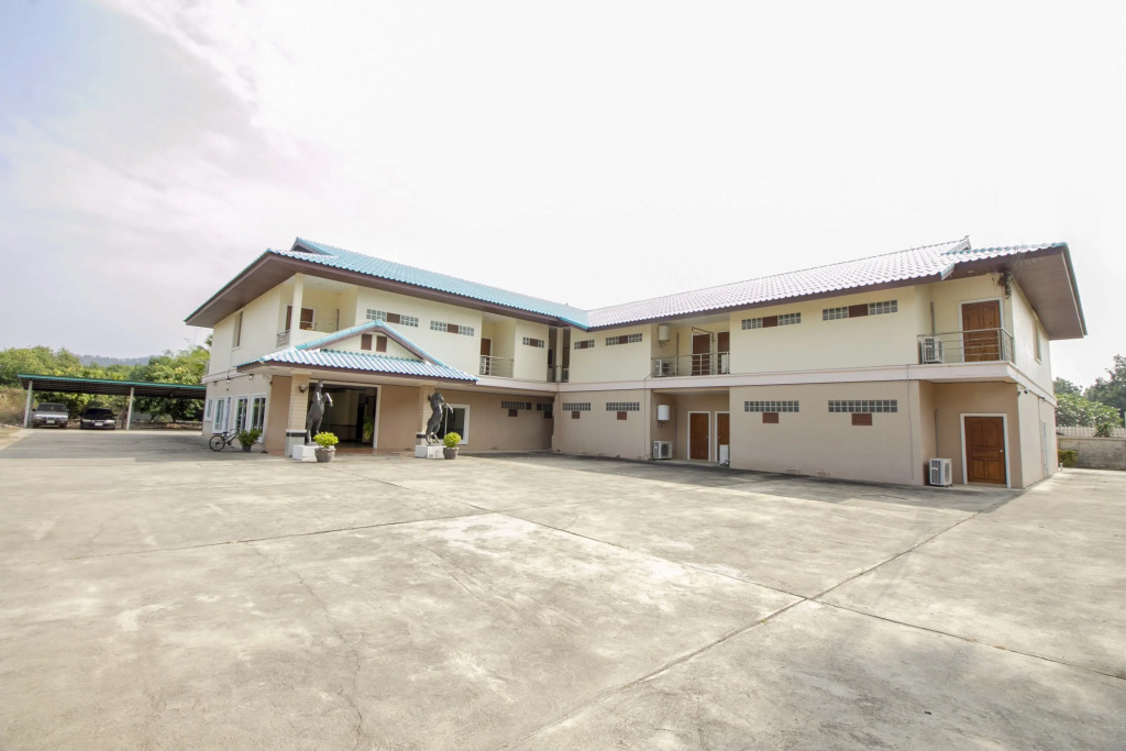 Train Hotel by Oyo Rooms