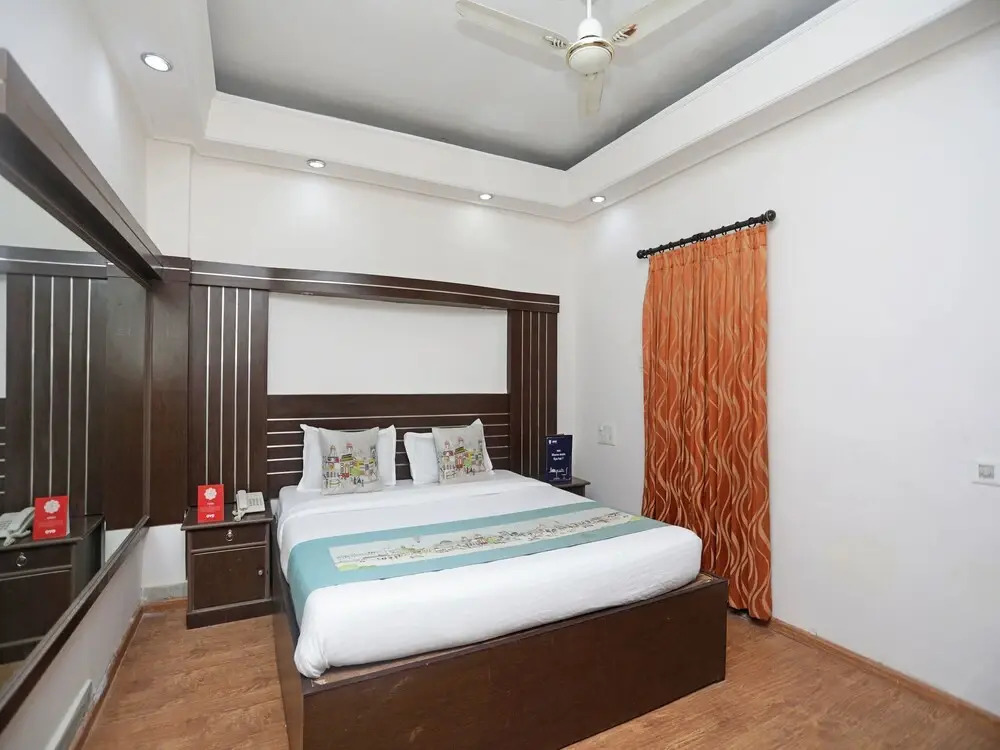 OYO 3072 Royal Villa