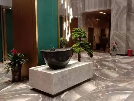 Daems Grand Hotel(Yuanjiang Rainbow island)