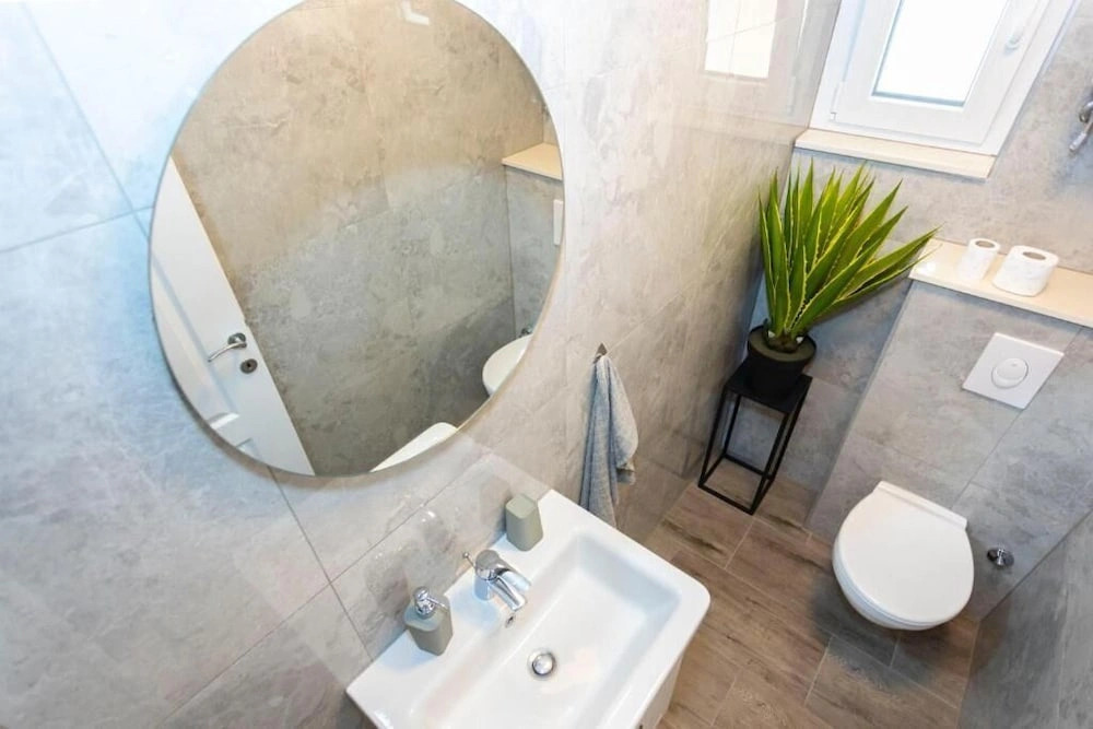 Apartment Coastal Urban Nest