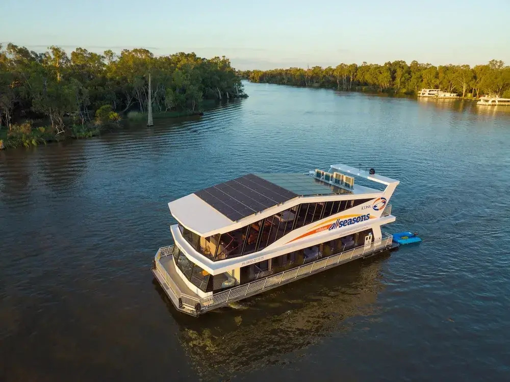 All Seasons Houseboats