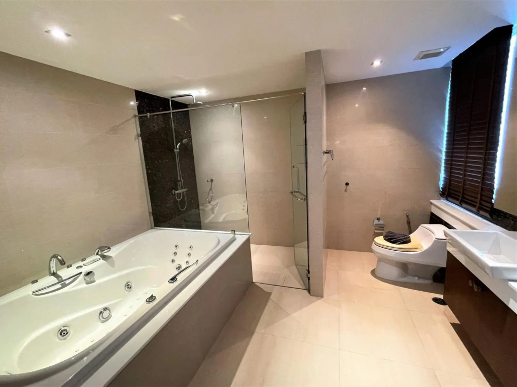 Patong sea view apartment at Privilege, rooftop pool