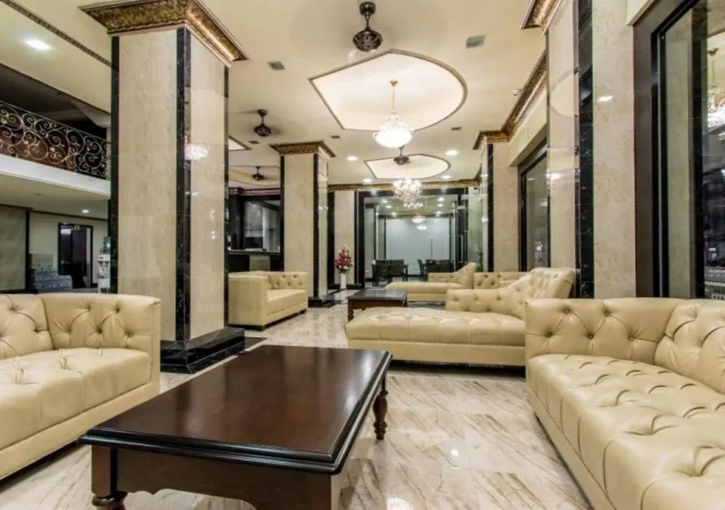 Nida Rooms Regal Marble Hotel