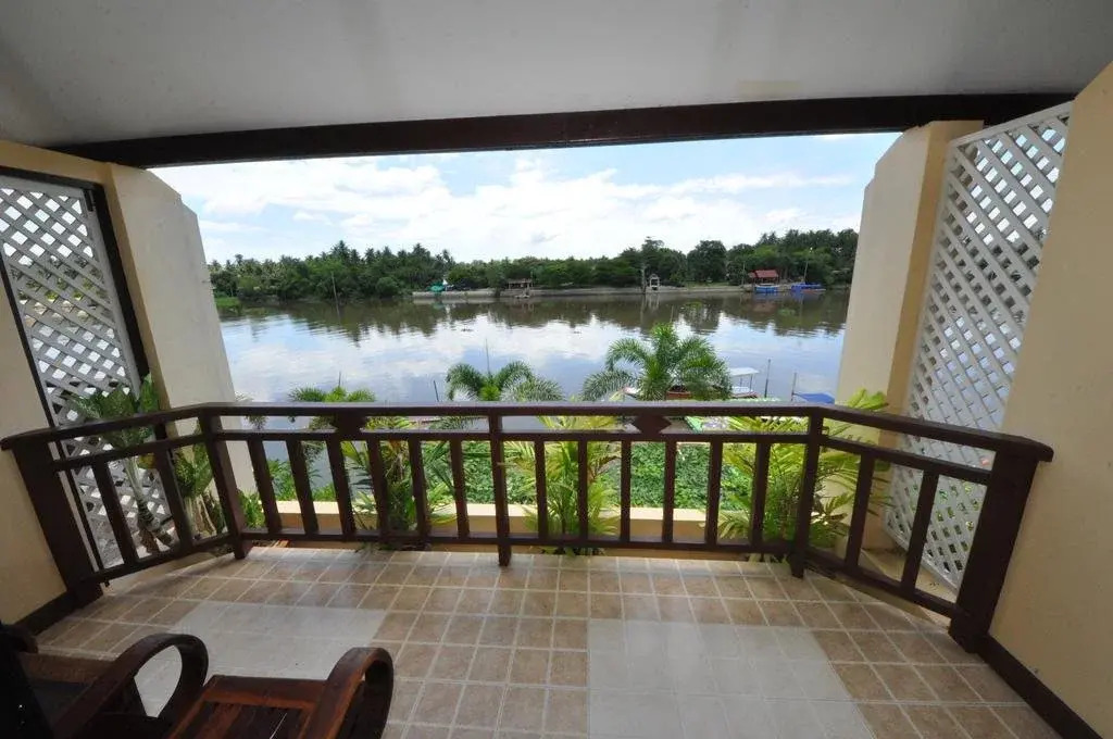 Maeklong Marina Resort