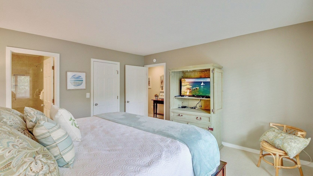 26 Fairway Dunes by AvantStay