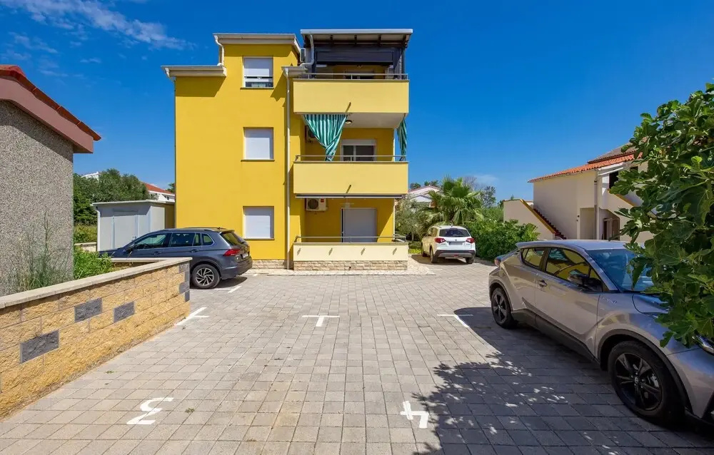 Beautiful Apartment in Povljana With Wifi and 2 Bedrooms