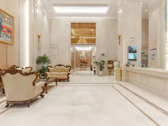 Vienna International Hotel (Hefei Binhu Provincial Government, Tangxihe Park Metro Station)