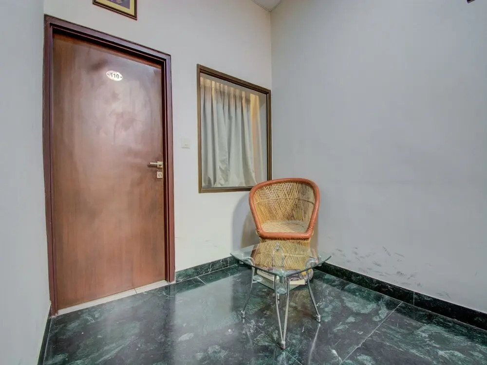 The Star Leaf by OYO Rooms