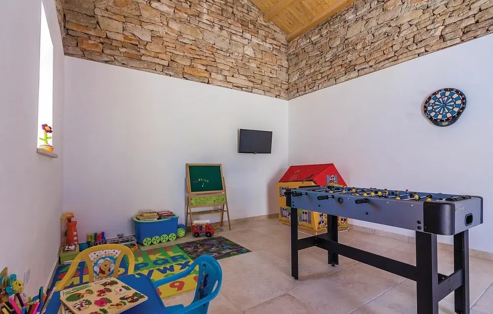 Nice Home in Peruski With Wifi and 3 Bedrooms