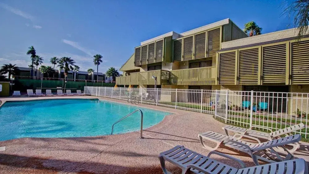 211 - 2 Br Condo