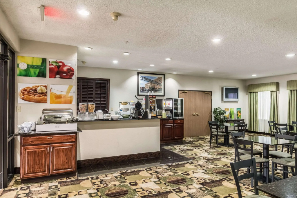 Quality Suites Burleson - Ft Worth