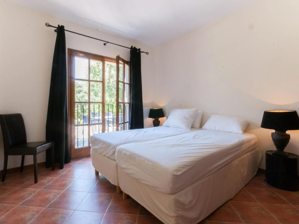 Villa in Calonge with Pool and Mountain Views
