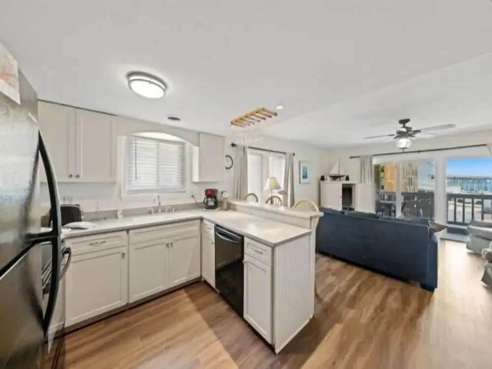 Island North 14c - 2nd Row Stunner! Relax In Comfort After Your Days In The Sun 2 Bedroom Condo by RedAwning