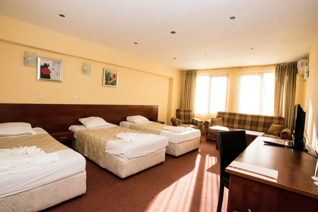 Avenue Hotel