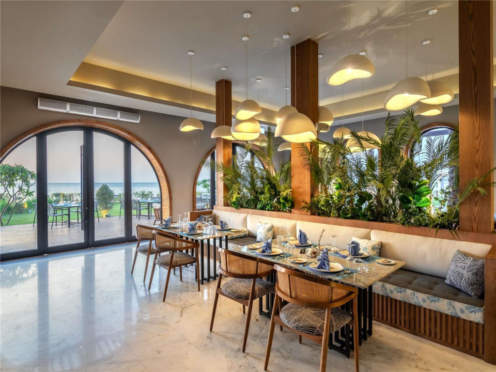 Rixos Premium Magawish Bay View