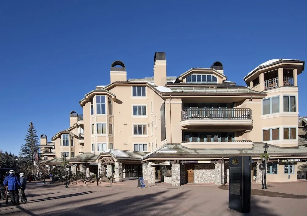 26 Avondale Lane. 3 Bedroom Condo by RedAwning
