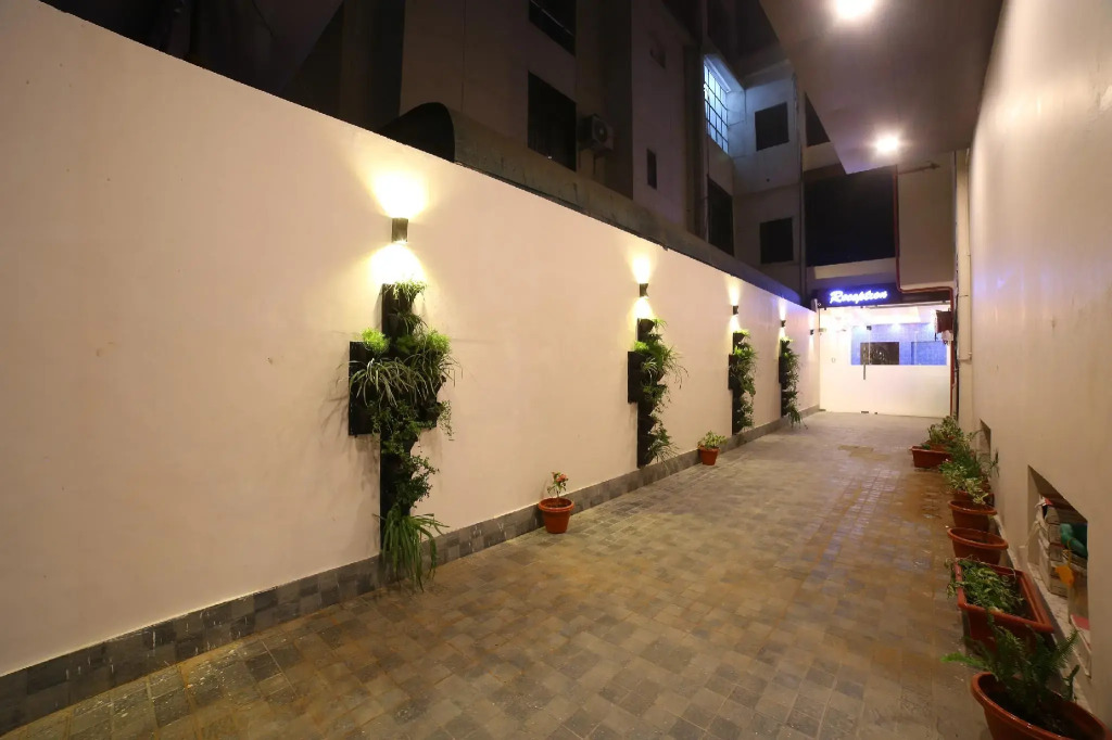 OYO 16536 Hotel Vasko