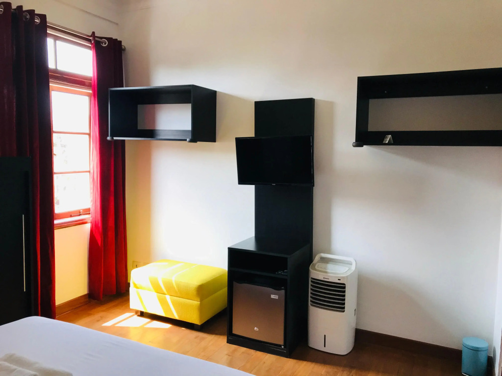 Larqa Park Rooms